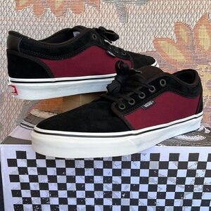Vans WMNS Skate Chukka Low
Port/Black
VN0A4BX402Y
Sneakers - athletic shoes